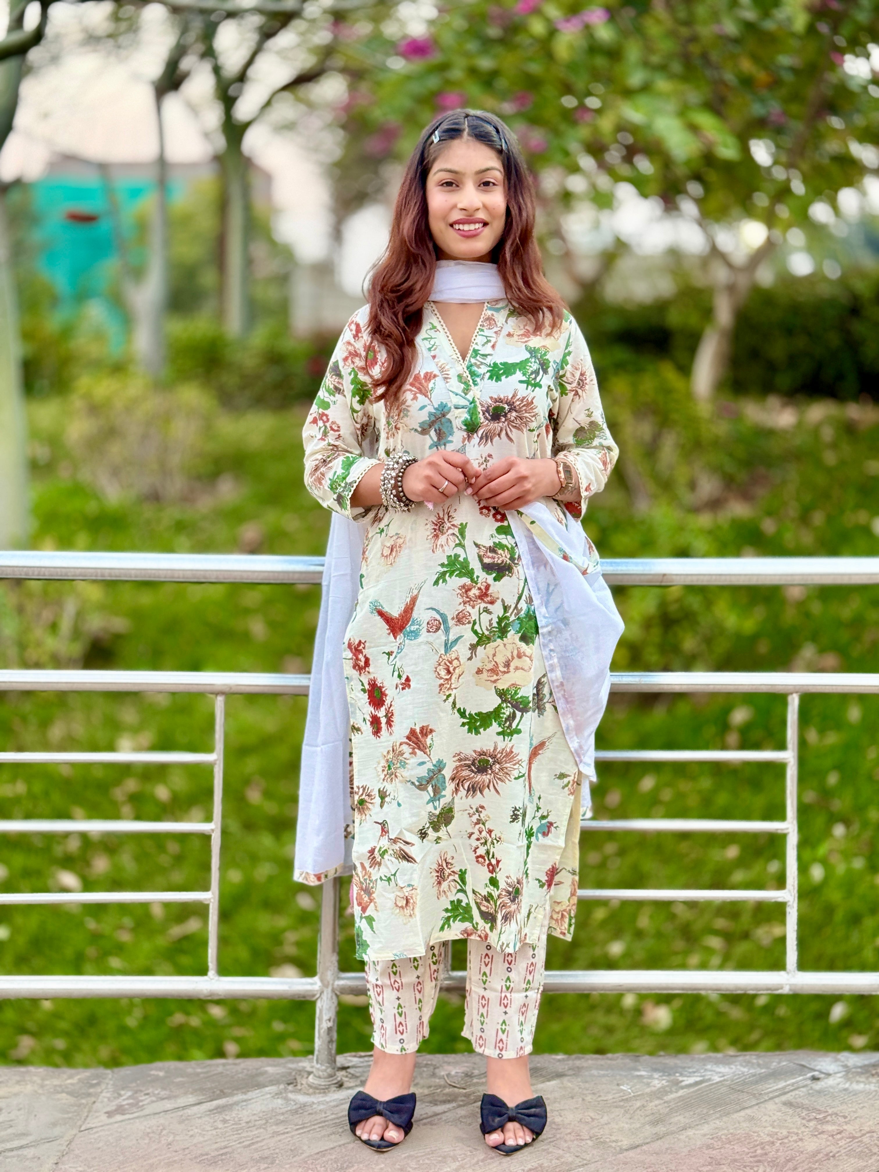 Off White Kashmiri Work 3-Piece Suit