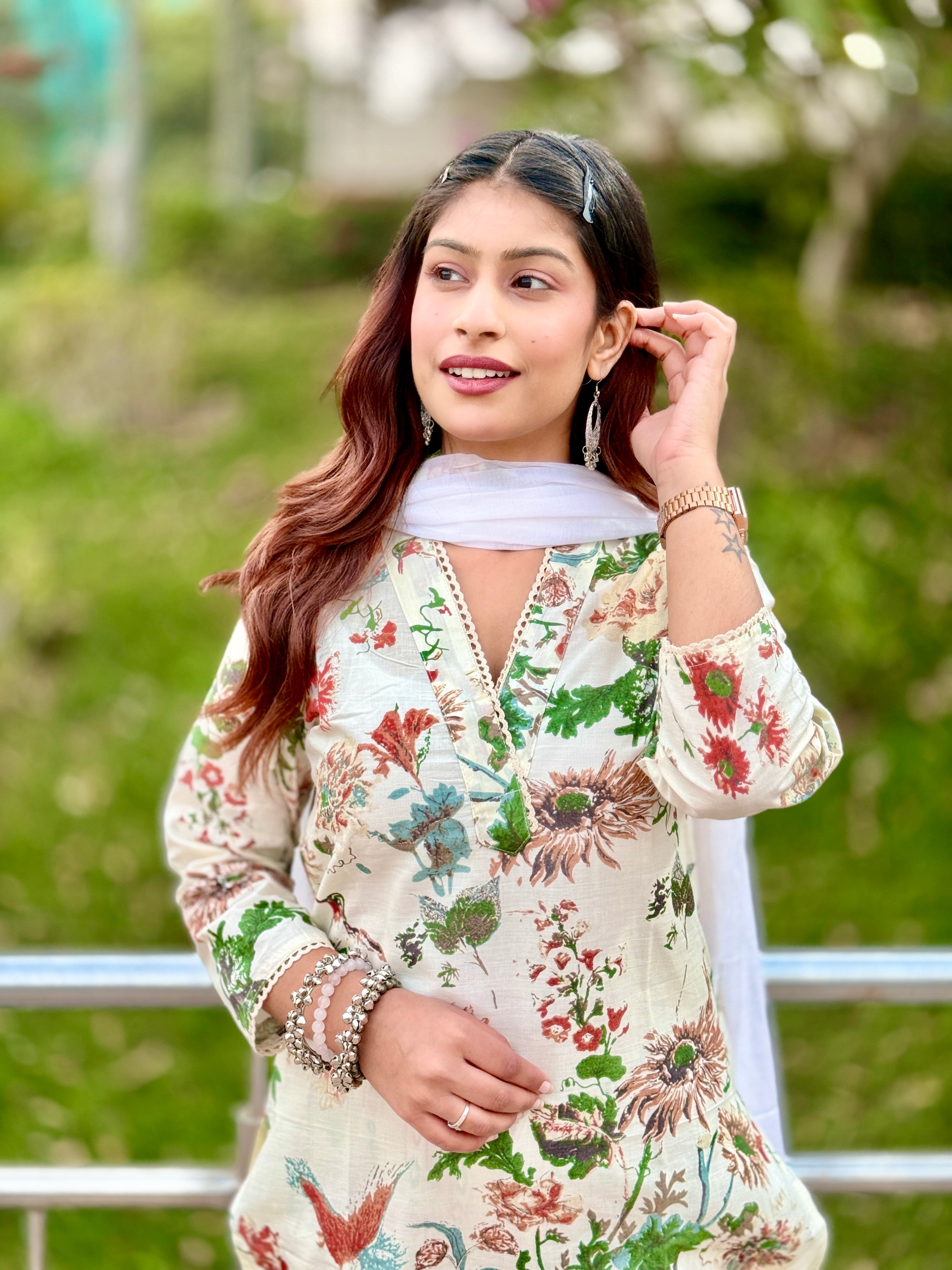 Off White Kashmiri Work 3-Piece Suit