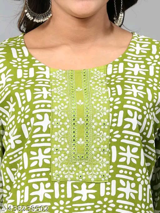 Green Proshin Kurta With Dupatta Set For Women