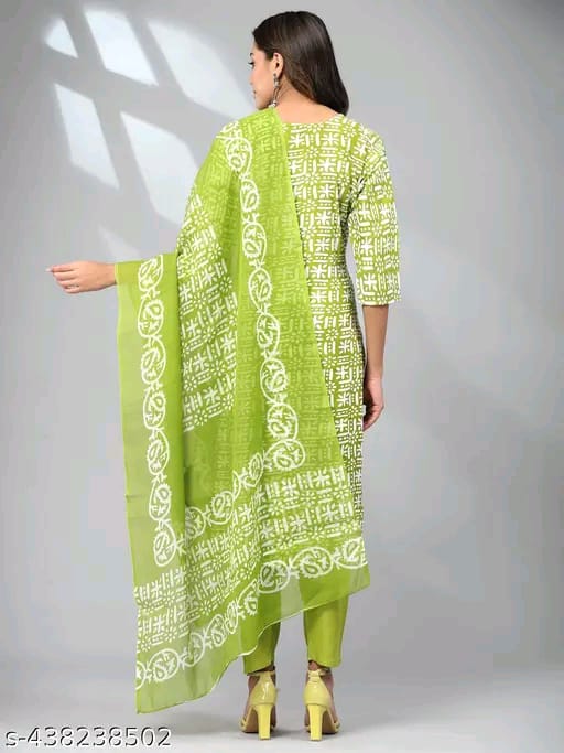 Green Proshin Kurta With Dupatta Set For Women